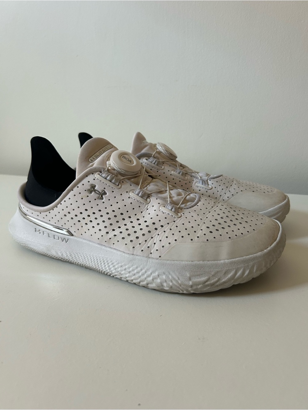 Under Armour Unisex Cream Athletic Flow Dial-Lock Sneakers - Picture 1 of 6